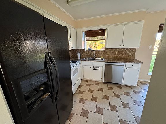 4th image of 4727 Longstreet Pl