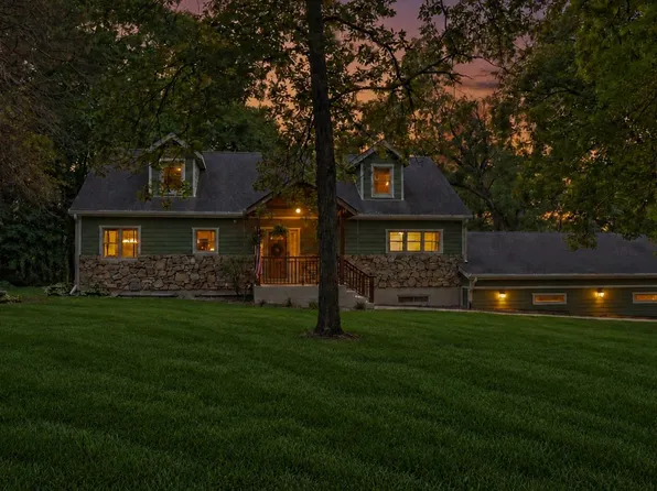 8341 N Kidder Rd, Edgerton, WI 53534