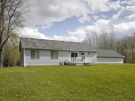 4790 cloverdale rd-102