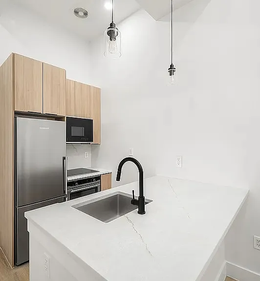 405 Linden St #3R — Photo 3