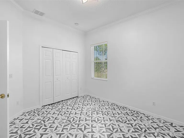 13121 Zori Ln — Photo 11