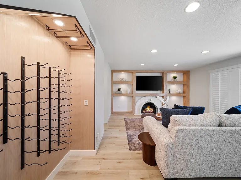 12246 Janet St — Photo 23