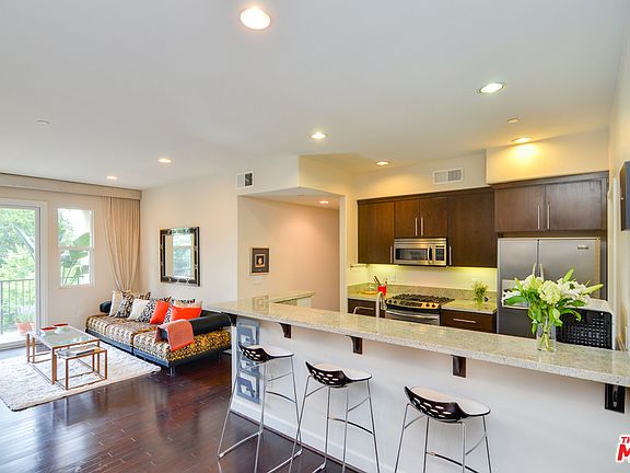 5th image of 4820 Bellflower Ave Unit 312