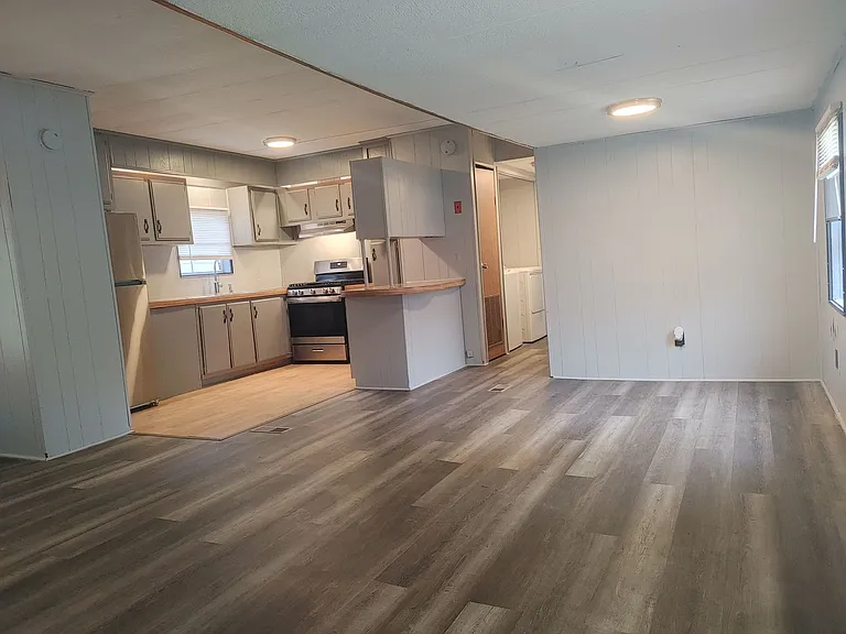 5407 Post Rd — Photo 9