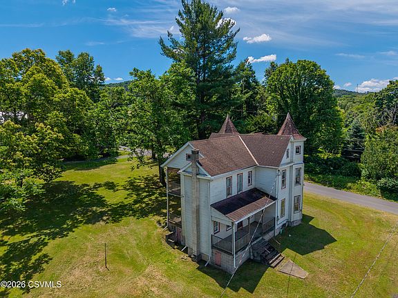 2nd image of 205 Sunbury St
