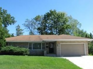 1257 Chestnut St, West Bend, WI 53095
