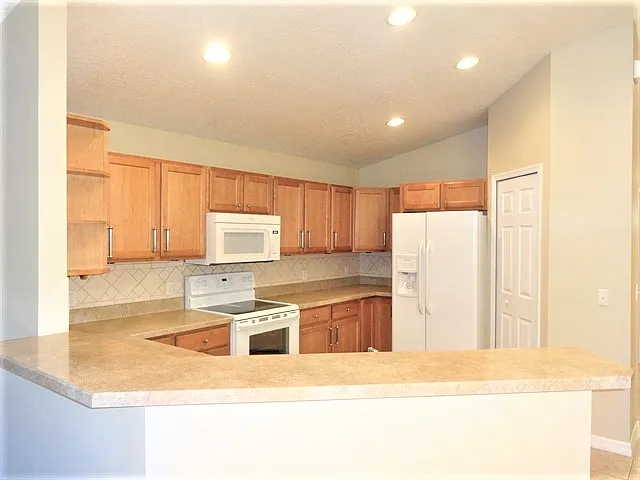 2170 Savannah Oaks Ln — Photo 4