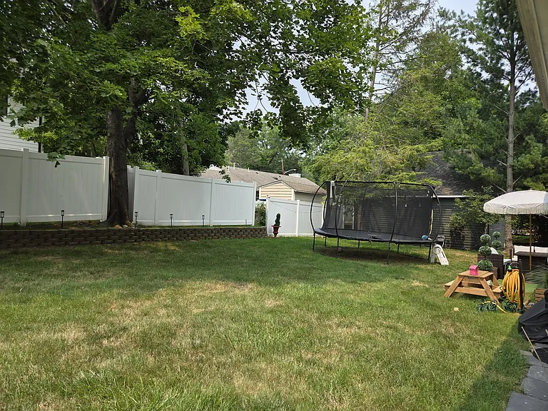 10 Julia St — Photo 25