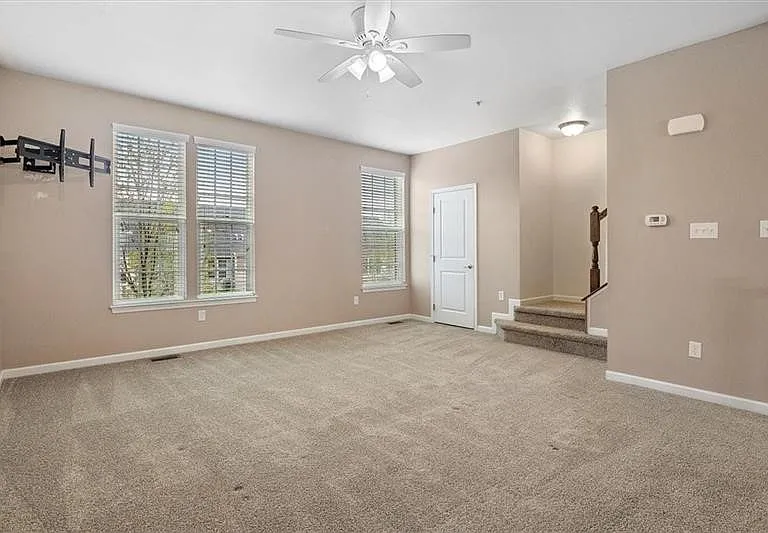 1922 Georgetown Dr — Photo 16
