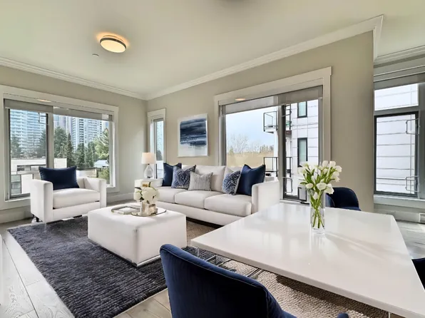 13799 101st Ave, Surrey, BC V3T 1L5