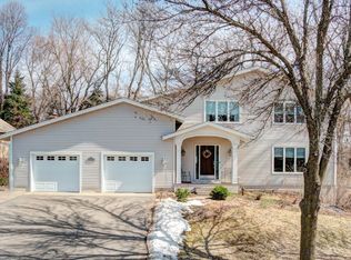 4186 Blueberry Ln, Eagan, MN 55123