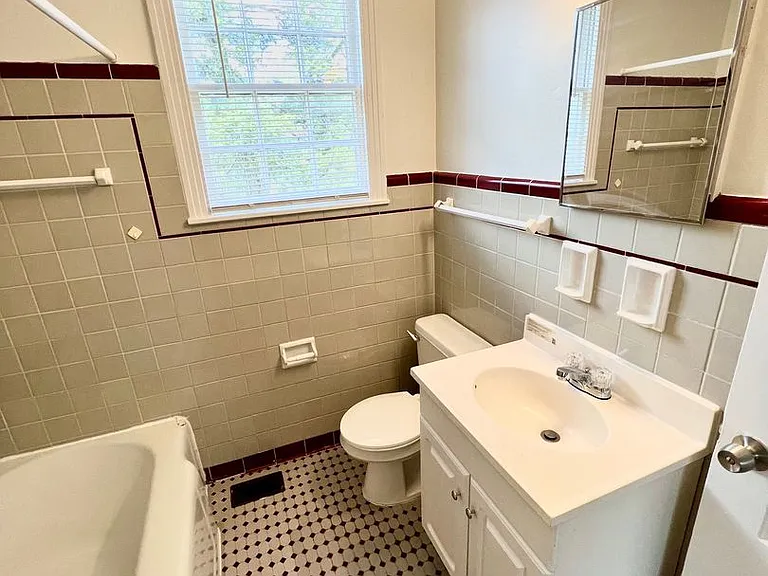 1123 Gibson Dr — Photo 23
