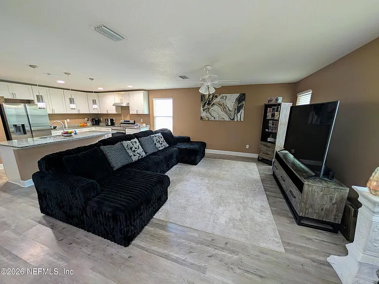 1380 Ottawa Ave — Photo 2