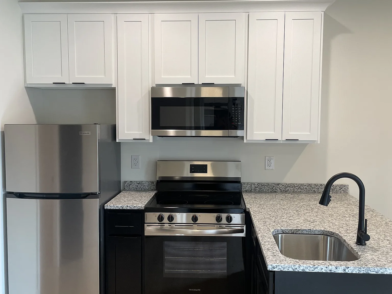 Campus Corner Apartments - 14 — Photo 4