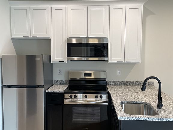 4th image of 1920 Monticello Rd #14