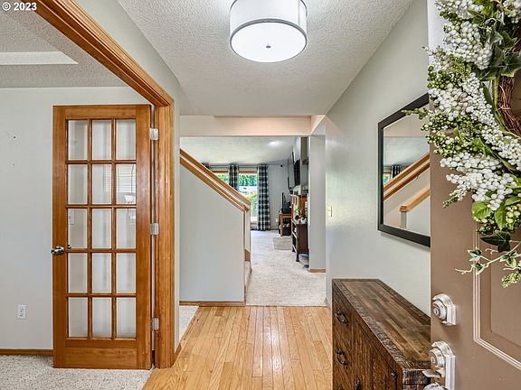 5th image of 2717 NE 152nd Ave