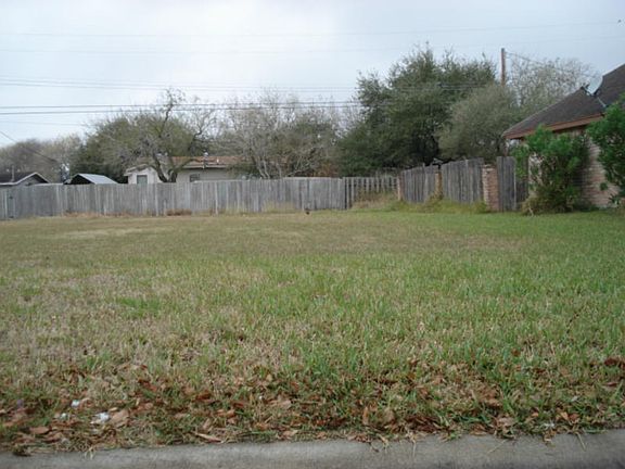 3rd image of 510 San Patricio Ave