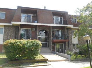 1175 Valley Ln #5-102, Hoffman Estates, IL 60169