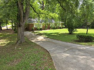 220 Lakeshore Dr, Milledgeville, GA 31061
