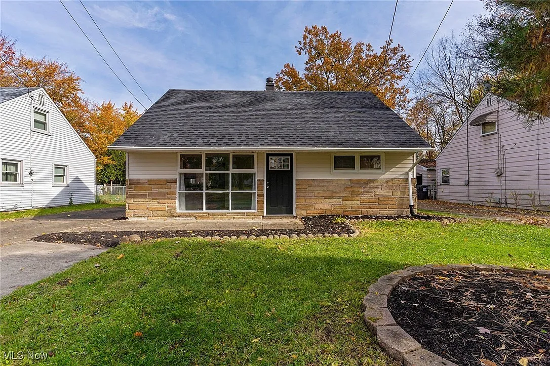 183 Carnegie Ave photo 1