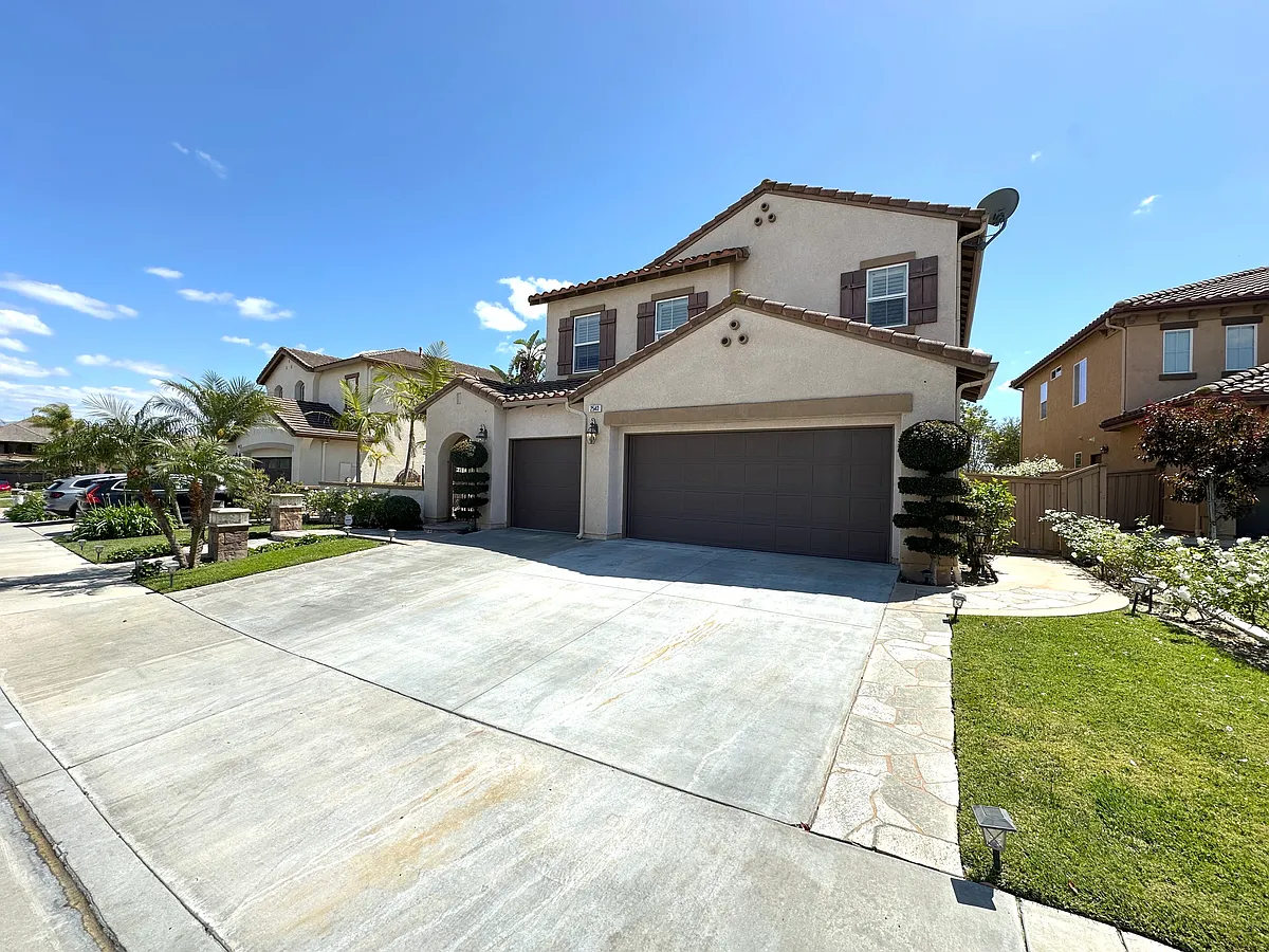 Building Photo - 2540 N Falconer Way