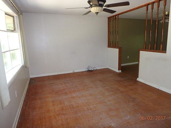 4th image of 464 Franklin St