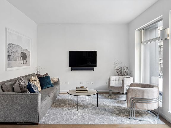 2nd image of 21 W 20th St #1