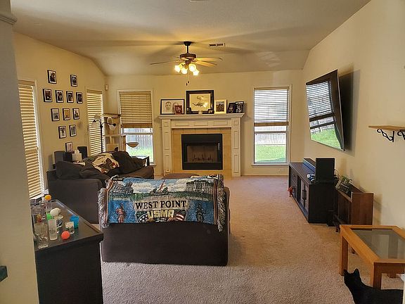 5th image of 2210 Chippewa Dr