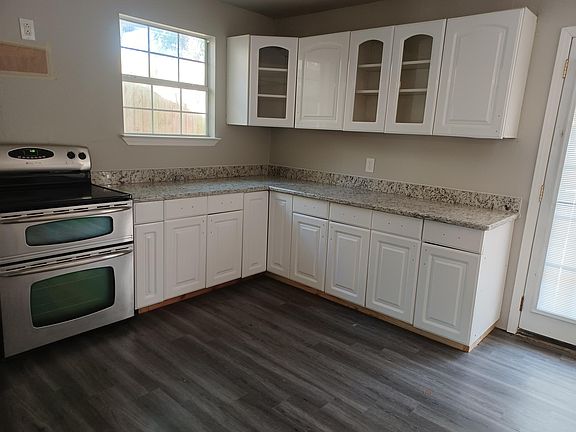 2nd image of 1822 Granada Ave