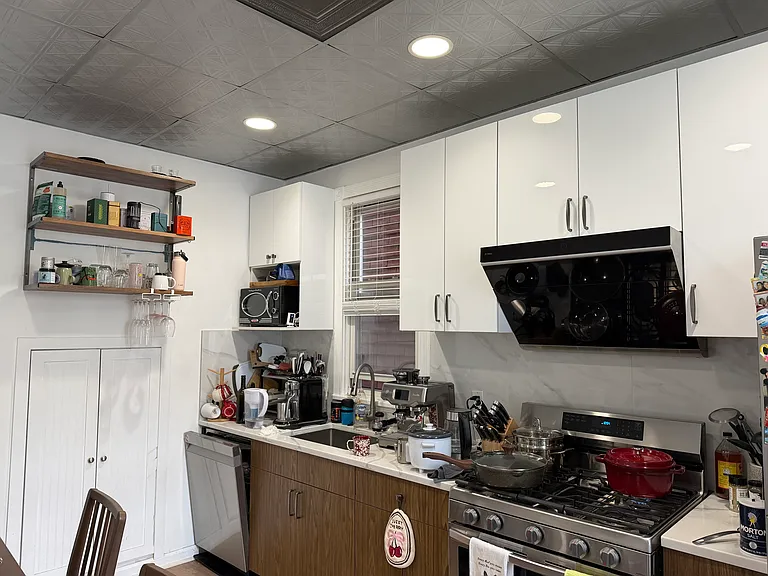 44 47th St #1 — Photo 7