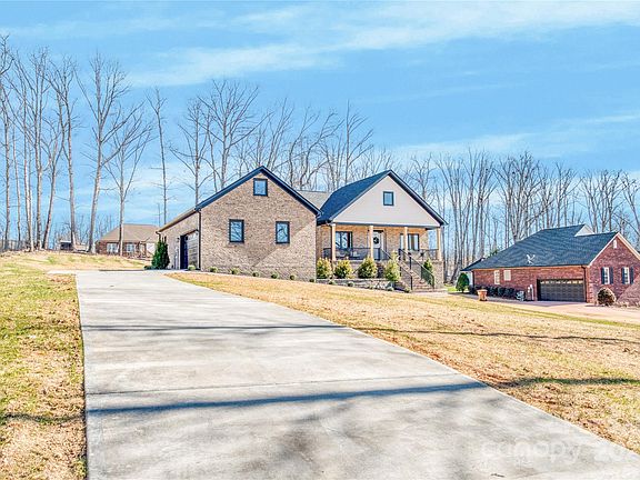 2nd image of 1509 Avalon Oaks Ct