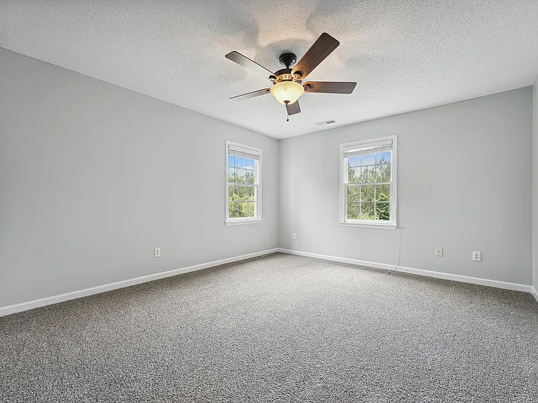 223 Wintergreen Dr — Photo 20
