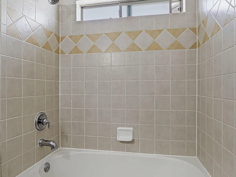 3121 Tierra Paola Ln — Photo 33
