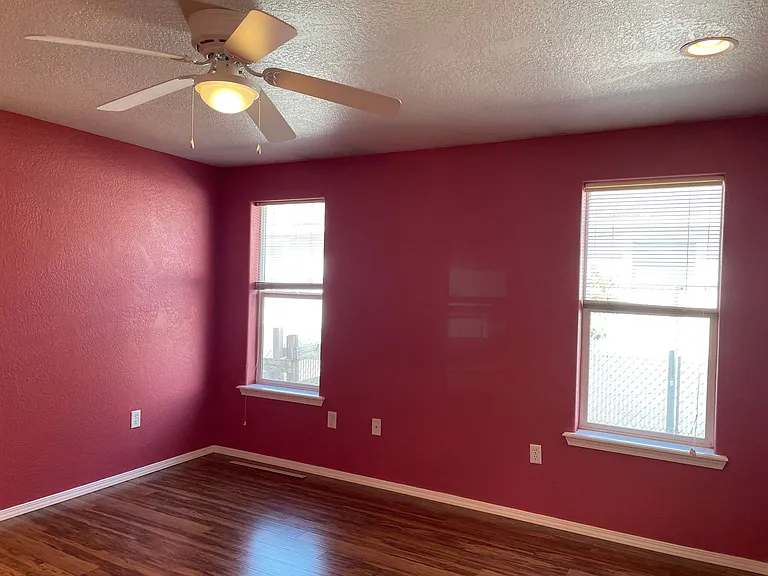 430 Crystal Dr — Photo 11