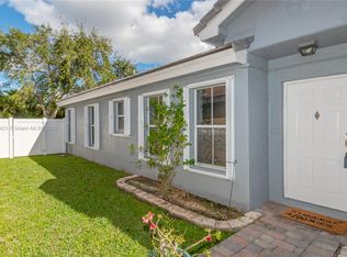 14861 SW 70th Pl, Davie, FL 33331