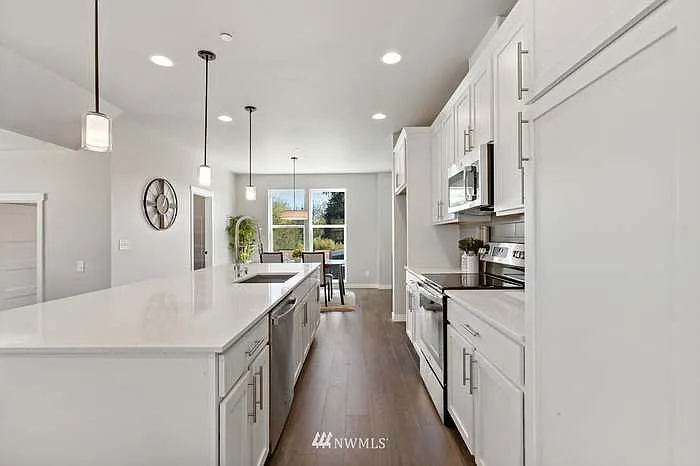 13717 Admiralty Way #F1 — Photo 13