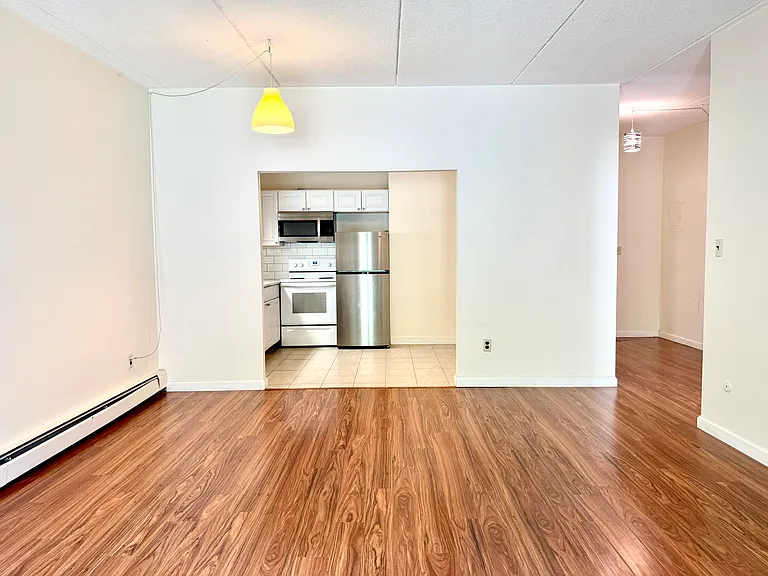 80 N Warren St #20 — Photo 8