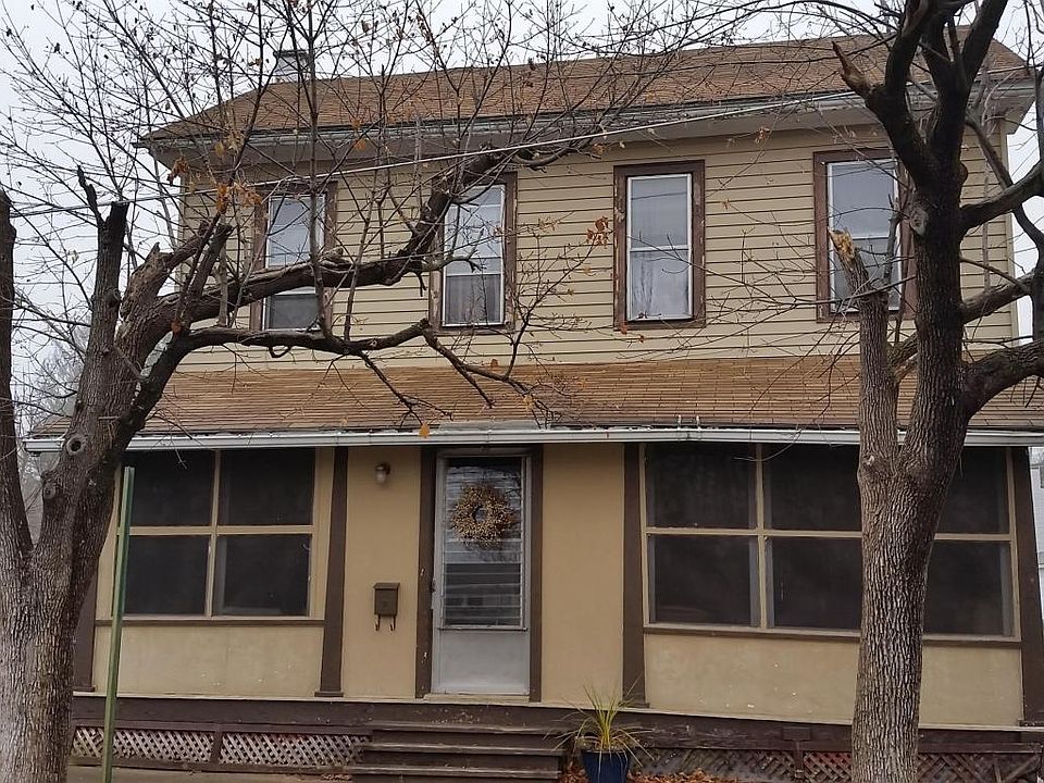 373 James St.