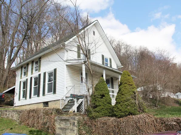 144 Hudson St, Middleport, OH 45760