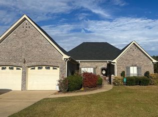 6061 Wolfe Rd, Columbus, MS 39705