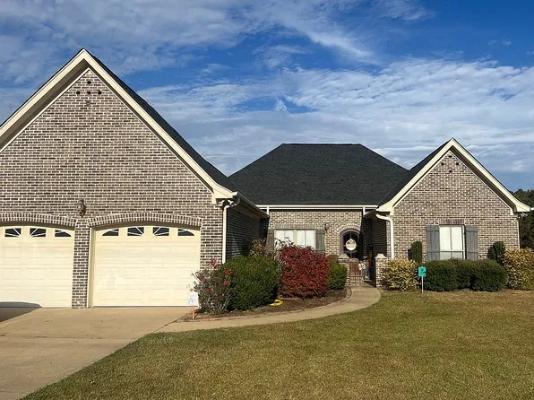 6061 Wolfe Rd, Columbus, MS 39705