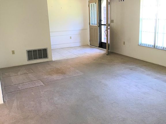 3rd image of 12858 Ironwood Cir