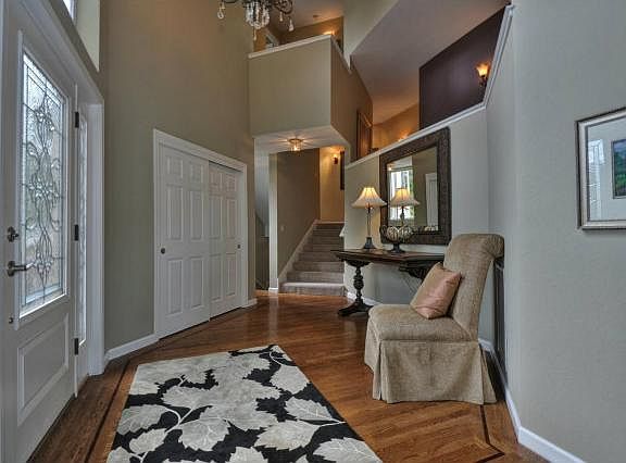 3rd image of 307 Summit Dr