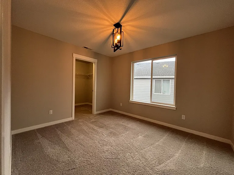 1066 S 29th Blvd — Photo 33