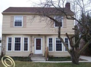 10815 Vernon Ave, Huntington Woods, MI 48070