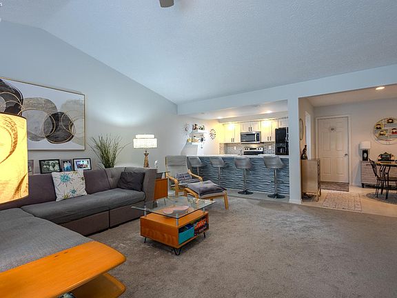 5th image of 304 Lisa Ann Dr