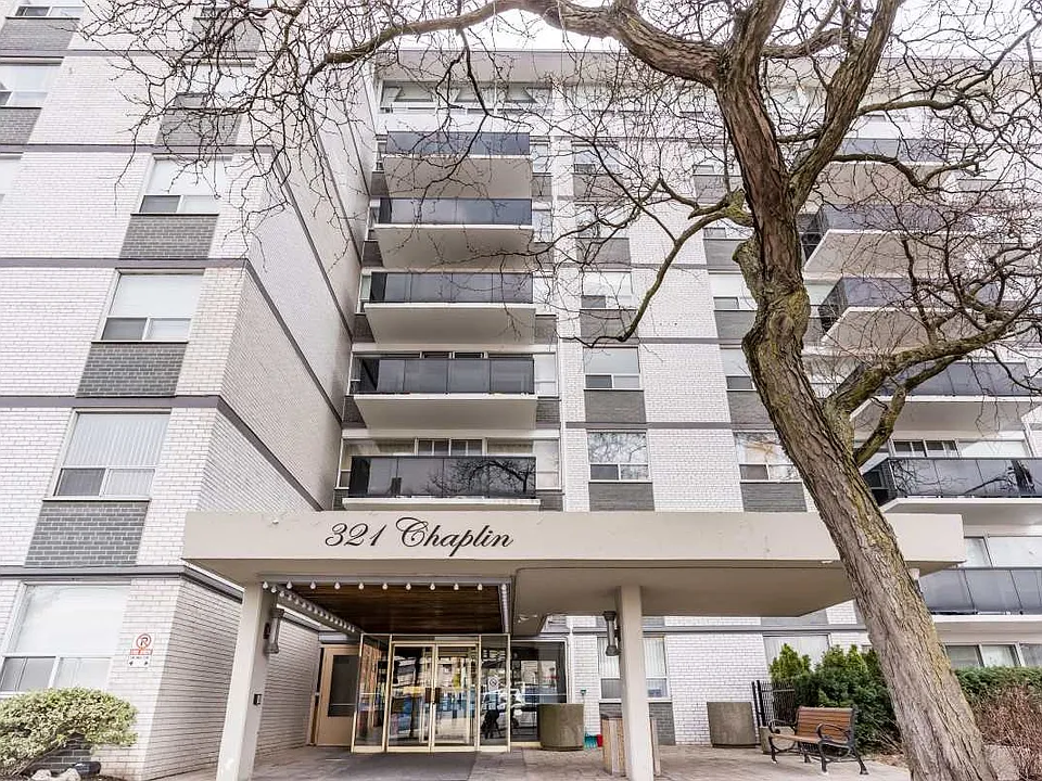 321 Chaplin Cres