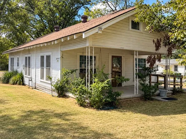 313 Tatum St, Carthage, TX 75633