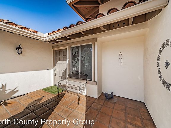 3rd image of 105 Salamanca Ct