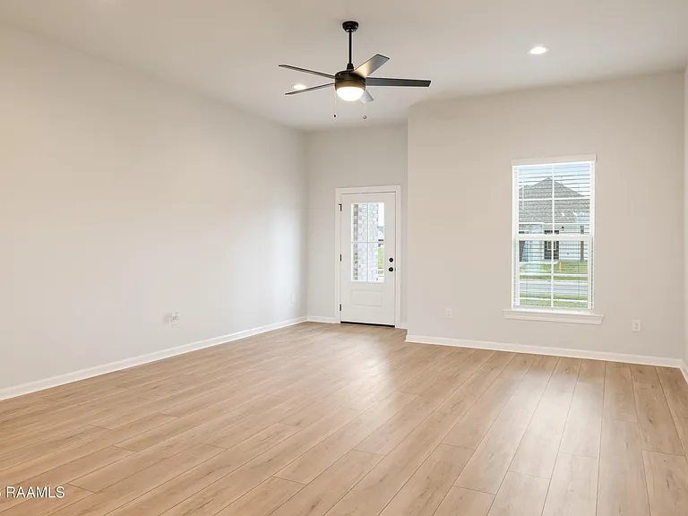 101 Bexley Ct — Photo 9